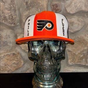 VTG 1980s Philadelphia Flyers Mesh Trucker Cap. SnapBack.